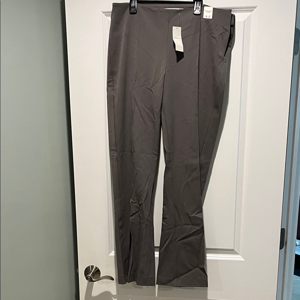 Abercrombie & Fitch women’s Charcoal Trousers